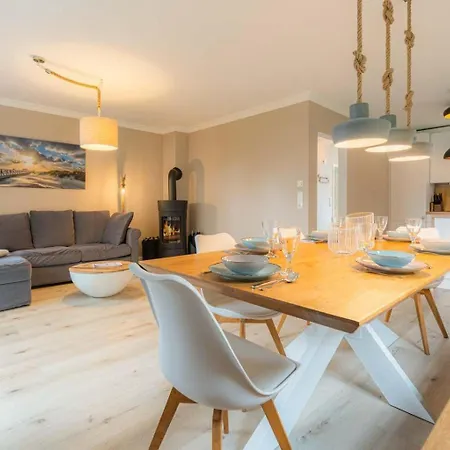 Holiday home Haushaelfte-2a-id-225